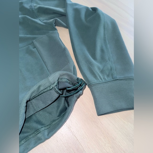 NWOT Athleta Seasoft Rib 1/4 Zip Popover Pine Green Medium - Picture 4 of 9